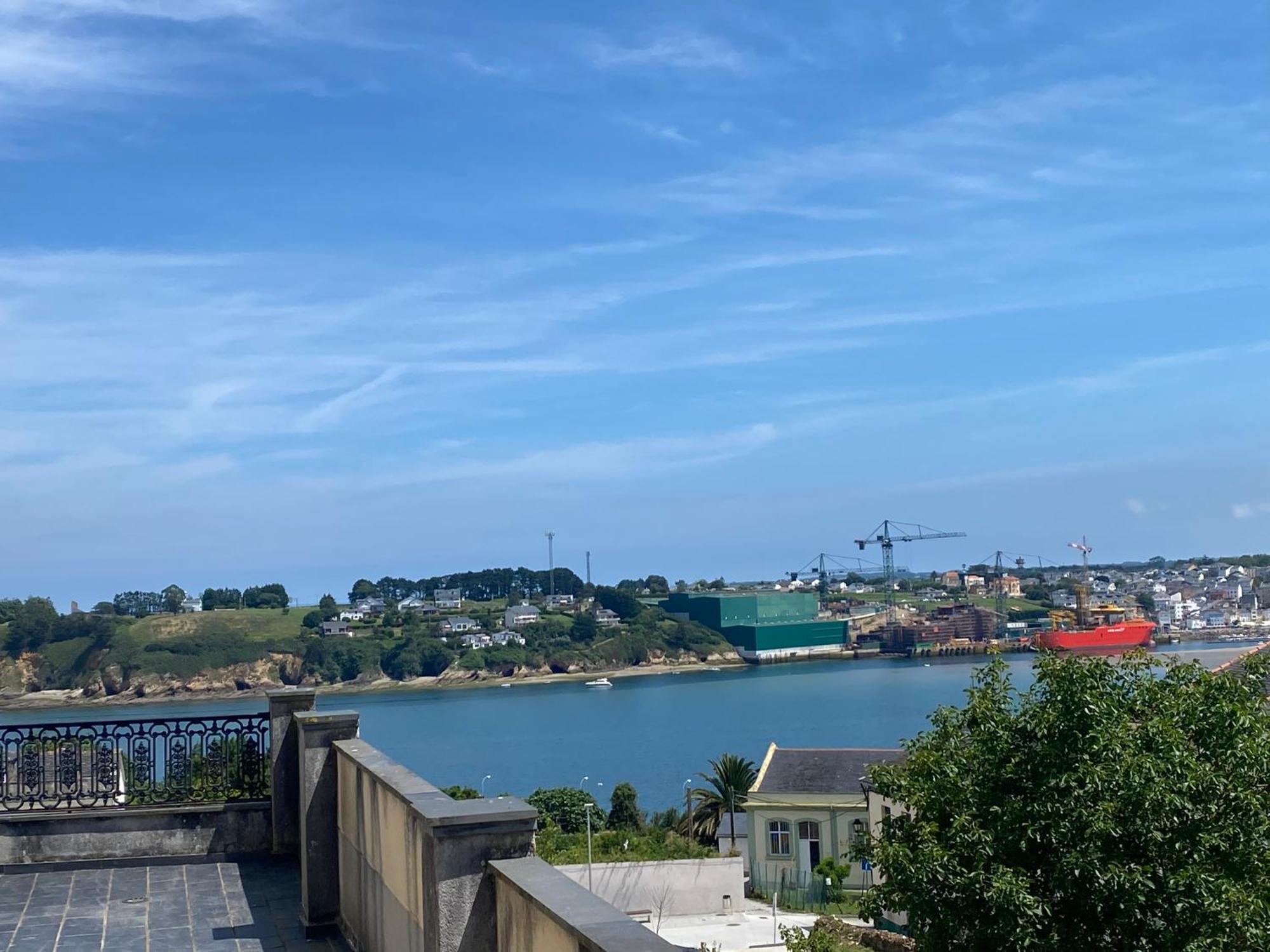 Apartamentos Buenos Aires,En El Centro De Ribadeo Con Vistas A La Ria Dış mekan fotoğraf